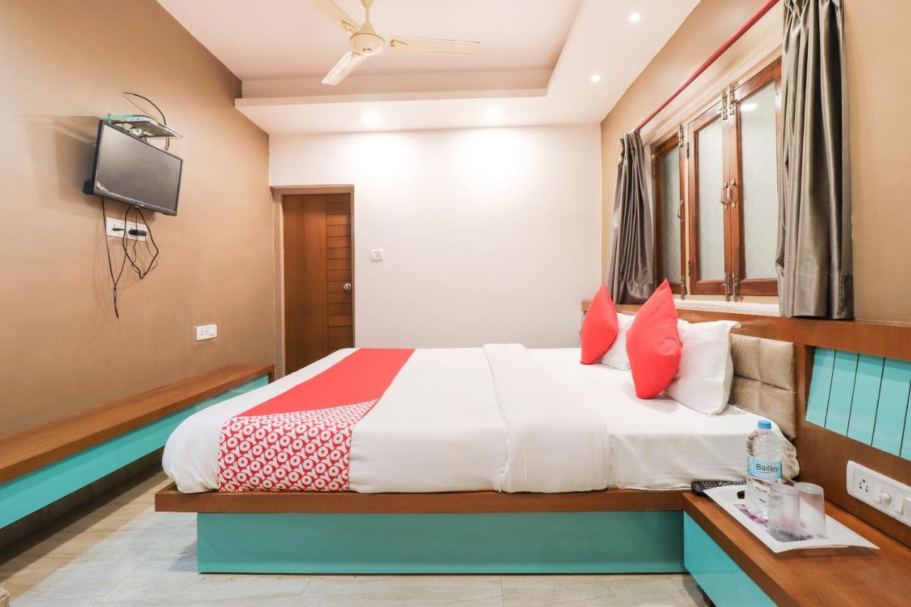 Oyo 26781 Hotel Raghupati Ayodhya Extérieur photo
