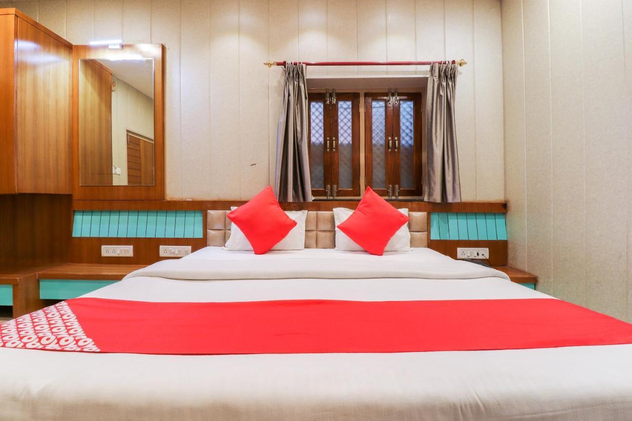 Oyo 26781 Hotel Raghupati Ayodhya Extérieur photo