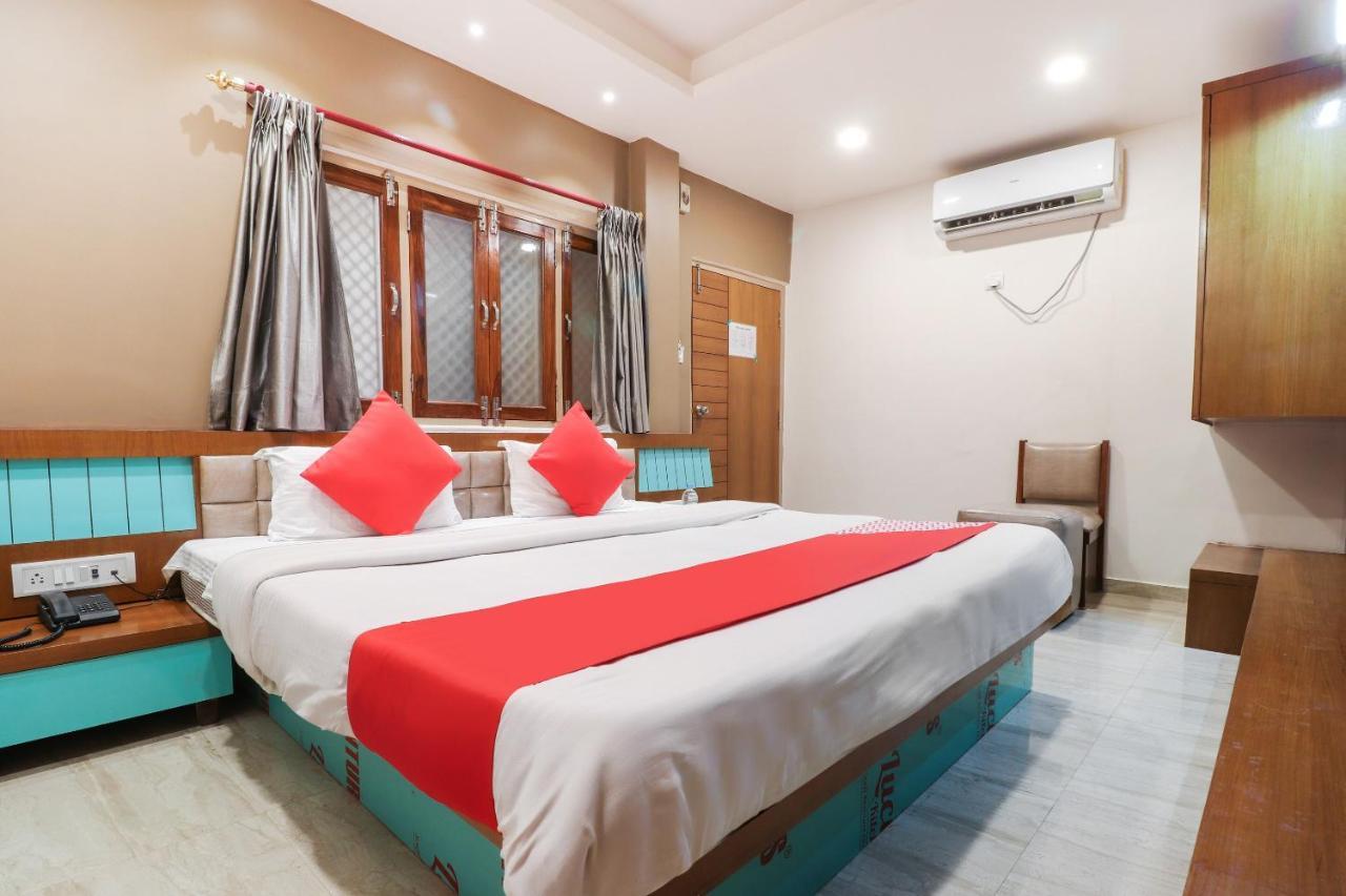 Oyo 26781 Hotel Raghupati Ayodhya Extérieur photo