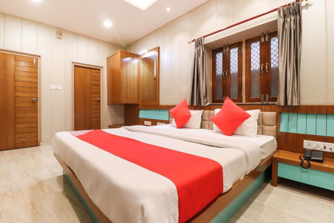 Oyo 26781 Hotel Raghupati Ayodhya Extérieur photo